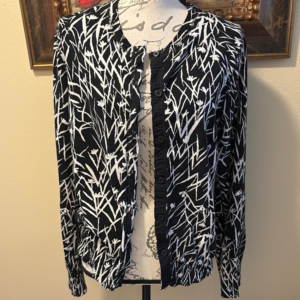 Liz Claiborne Floral color block Cotton ribbed hems comfy Cardigan